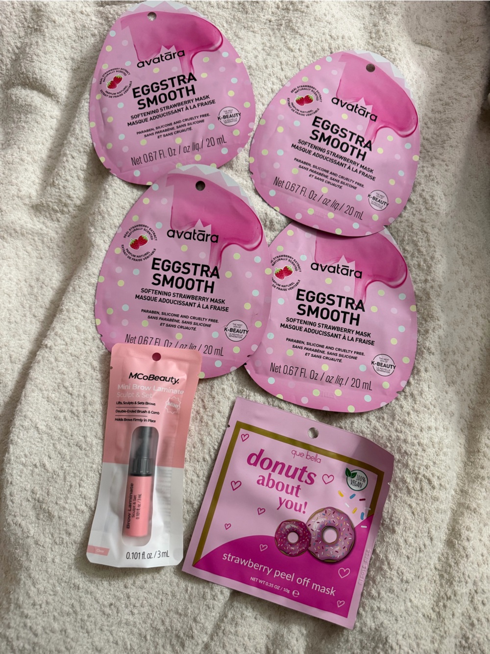 Avatara EGGstra Smooth
Softening Strawberry Facial